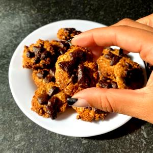 Quantas calorias em 1 Porçoes Cookies De Aveia E Amendoim?