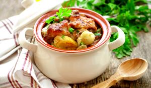Quantas calorias em 1 Porçoes Coxão Mole Panela?