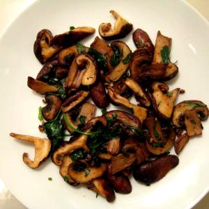 Quantas calorias em 1 Porçoes Creme De Shitake?