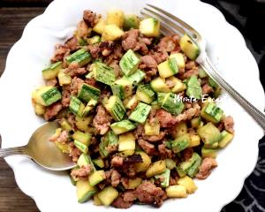 Quantas calorias em 1 Porçoes Cuzcuz De Abobrinha Co Linguiça Calabresa?