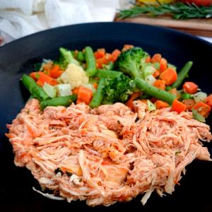 Quantas calorias em 1 Porçoes Frango Desfiado Com Legumes?