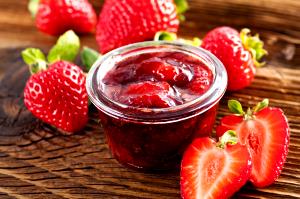 Quantas calorias em 1 Porçoes Geleia De Morango - Micro?
