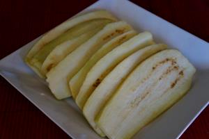 Quantas calorias em 1 Porçoes Lasanha De Beringela Cru?