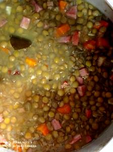 Quantas calorias em 1 Porçoes Lentilha C/ Linguiça Calabresa?