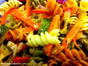 Quantas calorias em 1 Porçoes Macarronada Colorida?