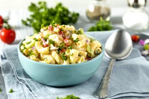 Quantas calorias em 1 Porçoes Macarronese Com Peixe Cozido?