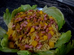 Quantas calorias em 1 Porçoes Macarrão Ao Molho De Manga?