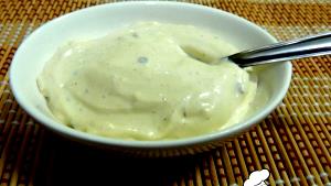 Quantas calorias em 1 Porçoes Maiones Caseira?