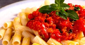 Quantas calorias em 1 Porçoes Molho Ao Sugo Marcia?