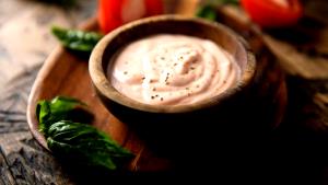 Quantas calorias em 1 Porçoes Molho De İogurte Com Gorgonzola Para Salada?