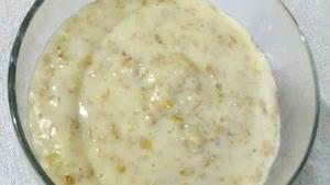 Quantas calorias em 1 Porçoes Mıngau De Aveia Com Leite Desnatado?