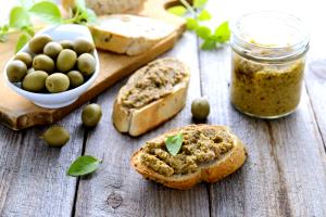 Quantas calorias em 1 Porçoes Patê De Azeitonas Verdes?