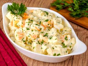Quantas calorias em 1 Porçoes Salada De Batata Com Ovo?