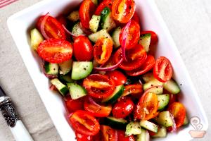 Quantas calorias em 1 Porçoes Salada Marco?