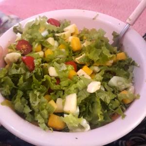 Quantas calorias em 1 Porçoes Saladão?