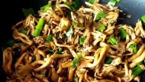 Quantas calorias em 1 Porçoes Shimeji Dourado?