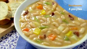 Quantas calorias em 1 Porçoes Sopa De Feijão Branco Com Mandioquinha?