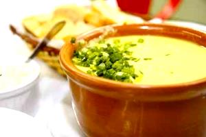 Quantas calorias em 1 Porçoes Sopa De Milho Verde Light?