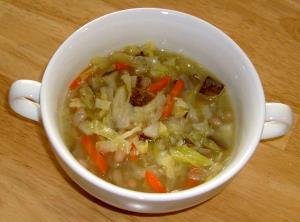 Quantas calorias em 1 Porçoes Sopa De Repolho, Cenoura E Berinjela?