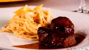 Quantas calorias em 1 Porçoes Spaguetti Ao Duo Formaggio?