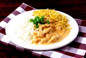 Quantas calorias em 1 Porçoes Strogonoff De Frango Simples?