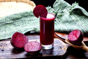 Quantas calorias em 1 Porçoes Suco De Beterraba Com Abacaxi?