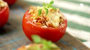 Quantas calorias em 1 Porçoes TOMATE RECHEADO COM CENOURA?