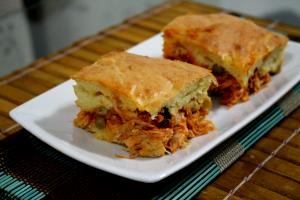 Quantas calorias em 1 Porçoes Torta De Frango Da Carla?