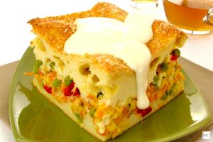 Quantas calorias em 1 Porçoes Torta Salgada De Requeijão?