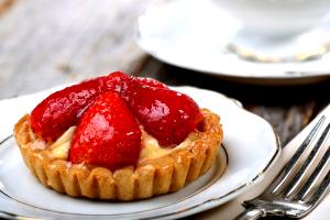 Quantas calorias em 1 Porçoes Tortinha De Morango?