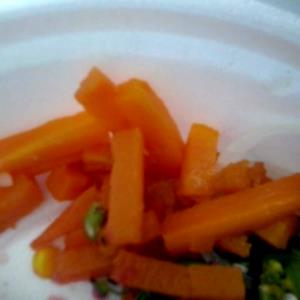 Quantas calorias em 1 Porção (120,0 G) Cenouras, enlatadas?