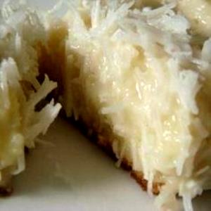 Quantas calorias em 1 unidade (150 g) Bolo de Coco Gelado?