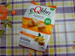 Quantas calorias em 1 xícara (25 g) Panetini Sabor Pão na Chapa?