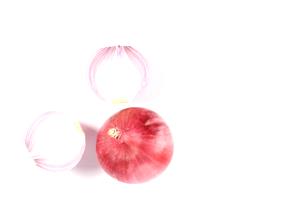 Quantas calorias em 1 Xícara, Fatiadas Cebolas Vermelhas?