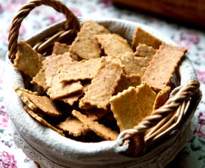 Quantas calorias em 1 Xícara, Trituradas Crackers?
