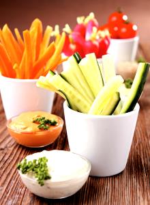 Quantas calorias em 1 Xícara Vegetais Crus?