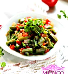 Quantas calorias em 1 Xícara (149,0 G) Nopales, cozido?