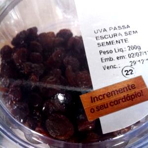 Quantas calorias em 1 Xícara (165,0 G) Uvas-passas, com semente?