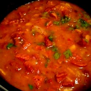 Quantas calorias em 1 Xícara (240,0 G) Sopa de caldo de carne?