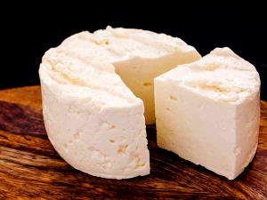 Quantas calorias em 1 Xícara (97,0 G) Queso seco?