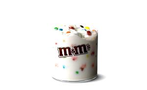 Quantas calorias em 1 Xícara, Grande (504,0 G) McFlurry com M&M