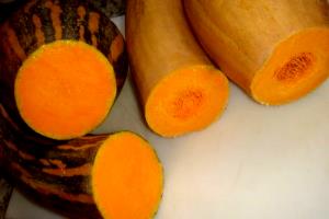 Quantas calorias em 100 G Abóbora Amarela?