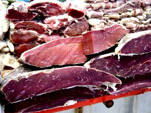 Quantas calorias em 100 G Carne de Vaca Seca (Jabá)?