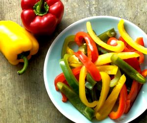Quantas calorias em 100 G Cozer 100-300 G De Pimentos?