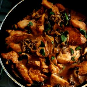 Quantas calorias em 100 g Frango com Shimeji?
