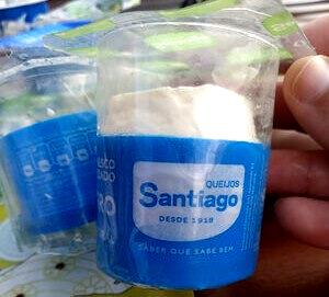 Quantas calorias em 100 G Queijo Suíço (Magro, Pasteurizado)?