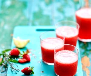 Quantas calorias em 100 G Refresco De Morango E Lúcia-Lima?