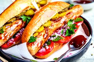 Quantas calorias em 100 G Salsicha Alemã ou Cachorro Quente?