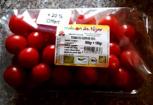 Quantas calorias em 100 G Tomatinho?