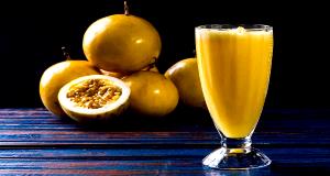 Quantas calorias em 2 colheres de sopa (17 ml) Suco de Maracujá?